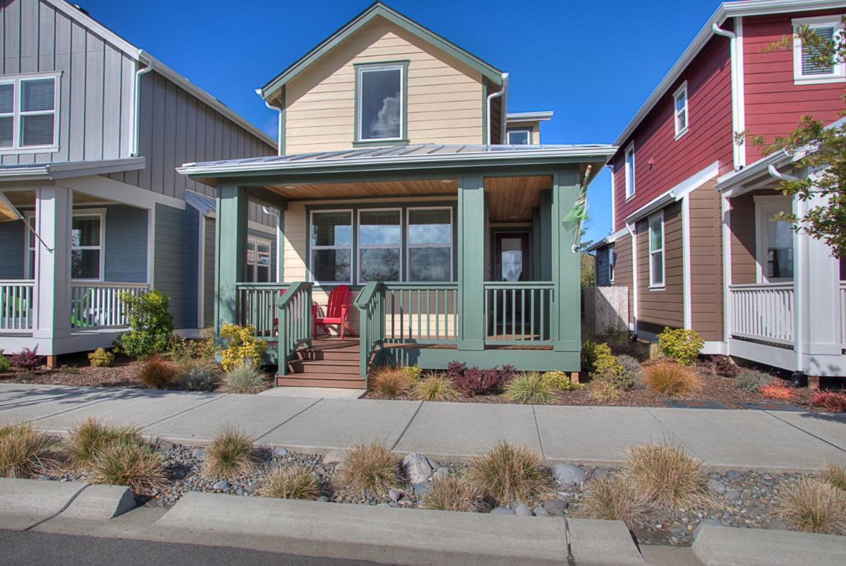 Whale Of A Tale Villa Ocean Shores Exterior photo