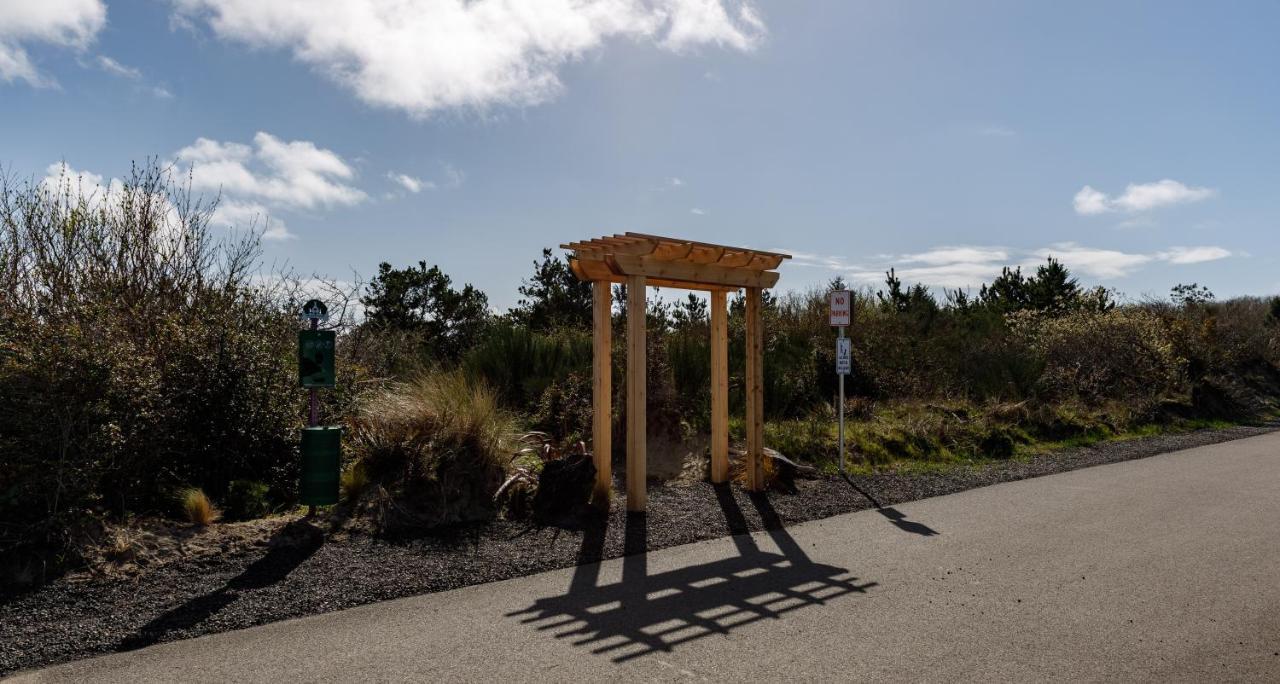 Whale Of A Tale Villa Ocean Shores Exterior photo